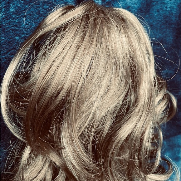 Crush by EasiHair | Synthetic Ponytail - Picture 2 of 3